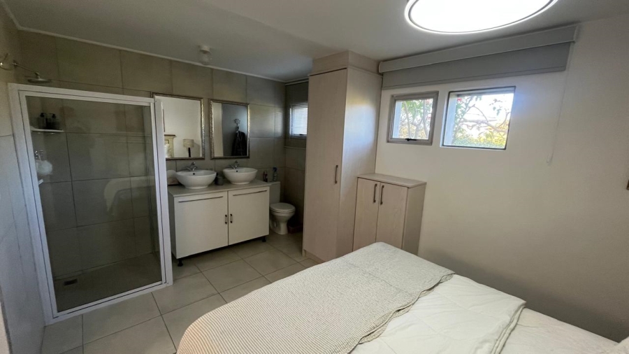 3 Bedroom Property for Sale in Wavecrest Eastern Cape